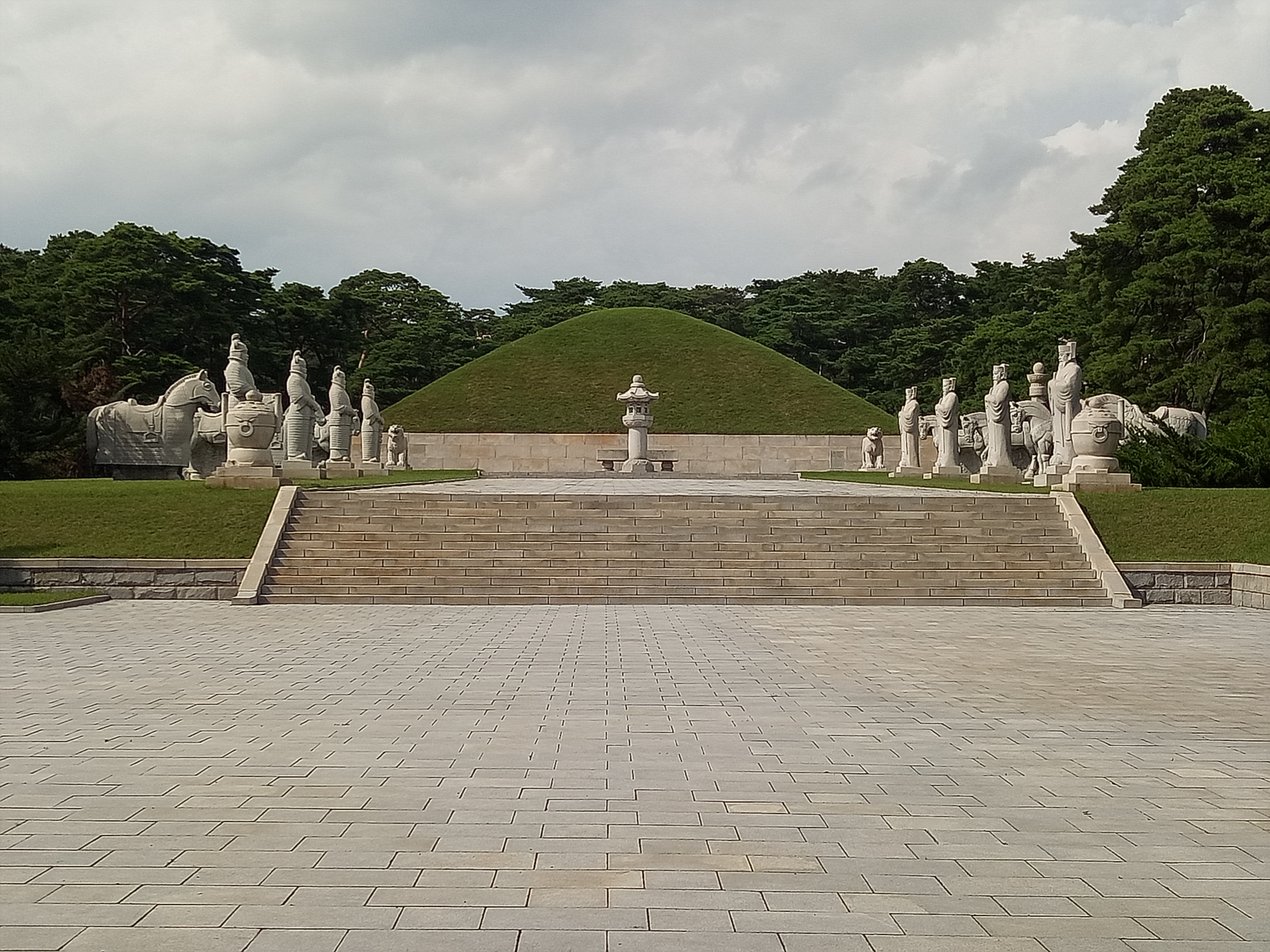 Tumulus and the spirit way. King Tongmyŏng's Tomb, Pyongyang.