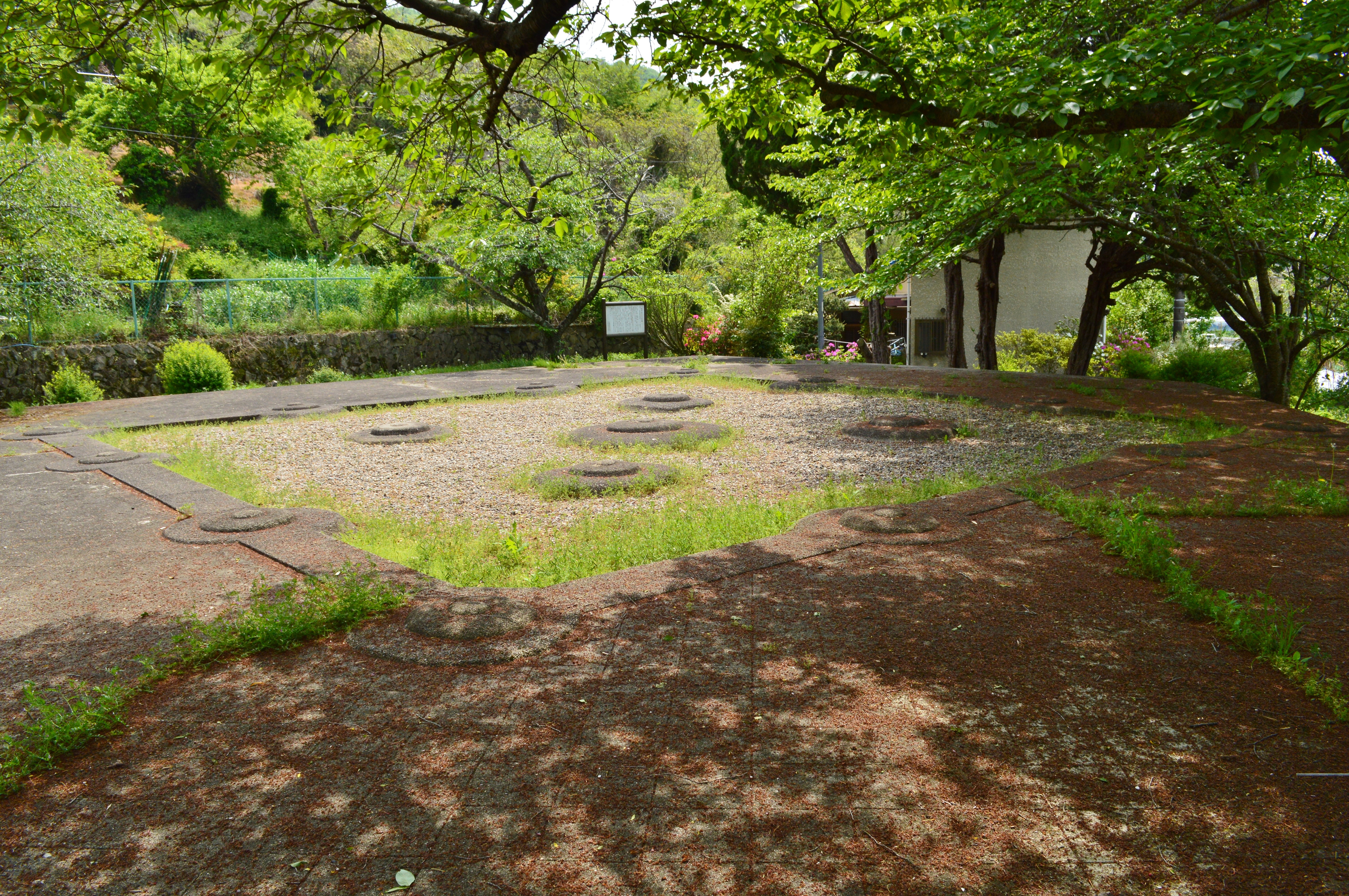 河内国分寺跡 塔基壇上面