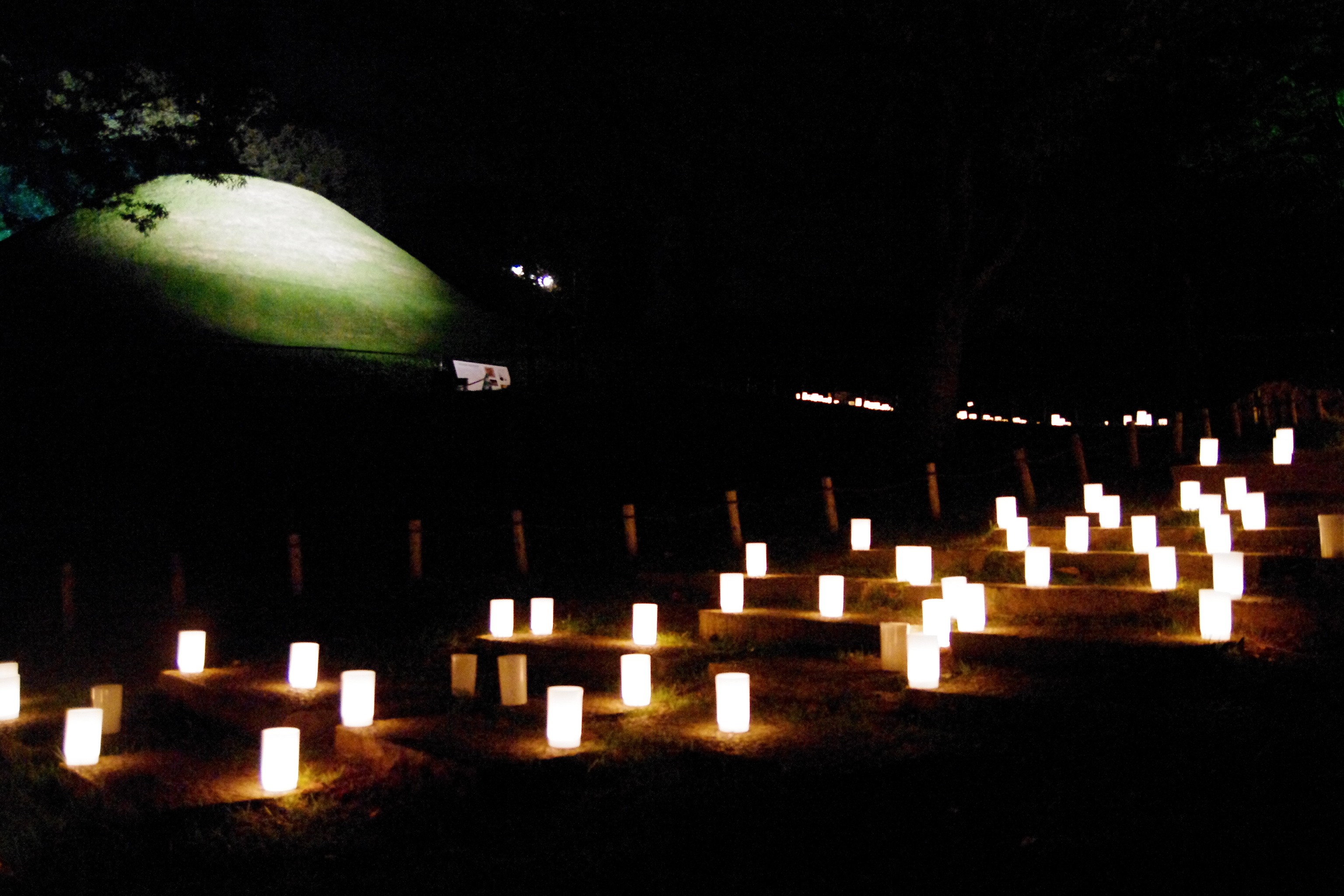 飛鳥光の回廊　高松塚古墳