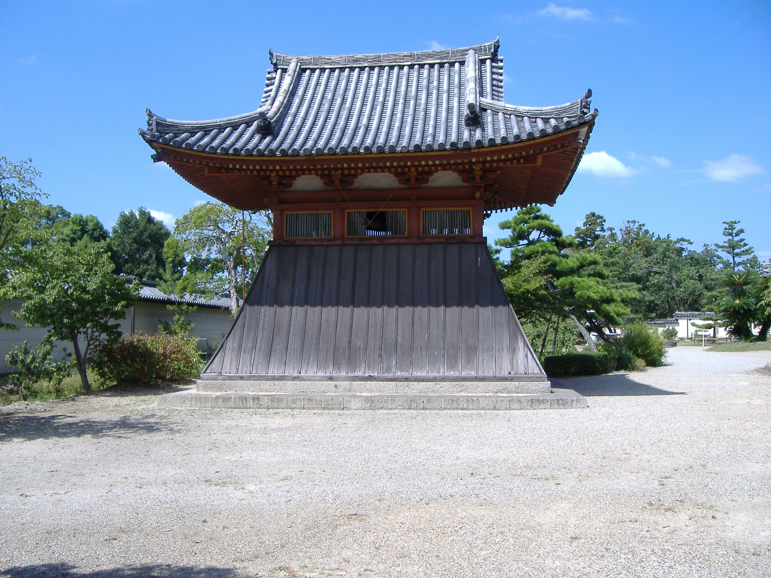 法華寺（奈良市）　鐘楼