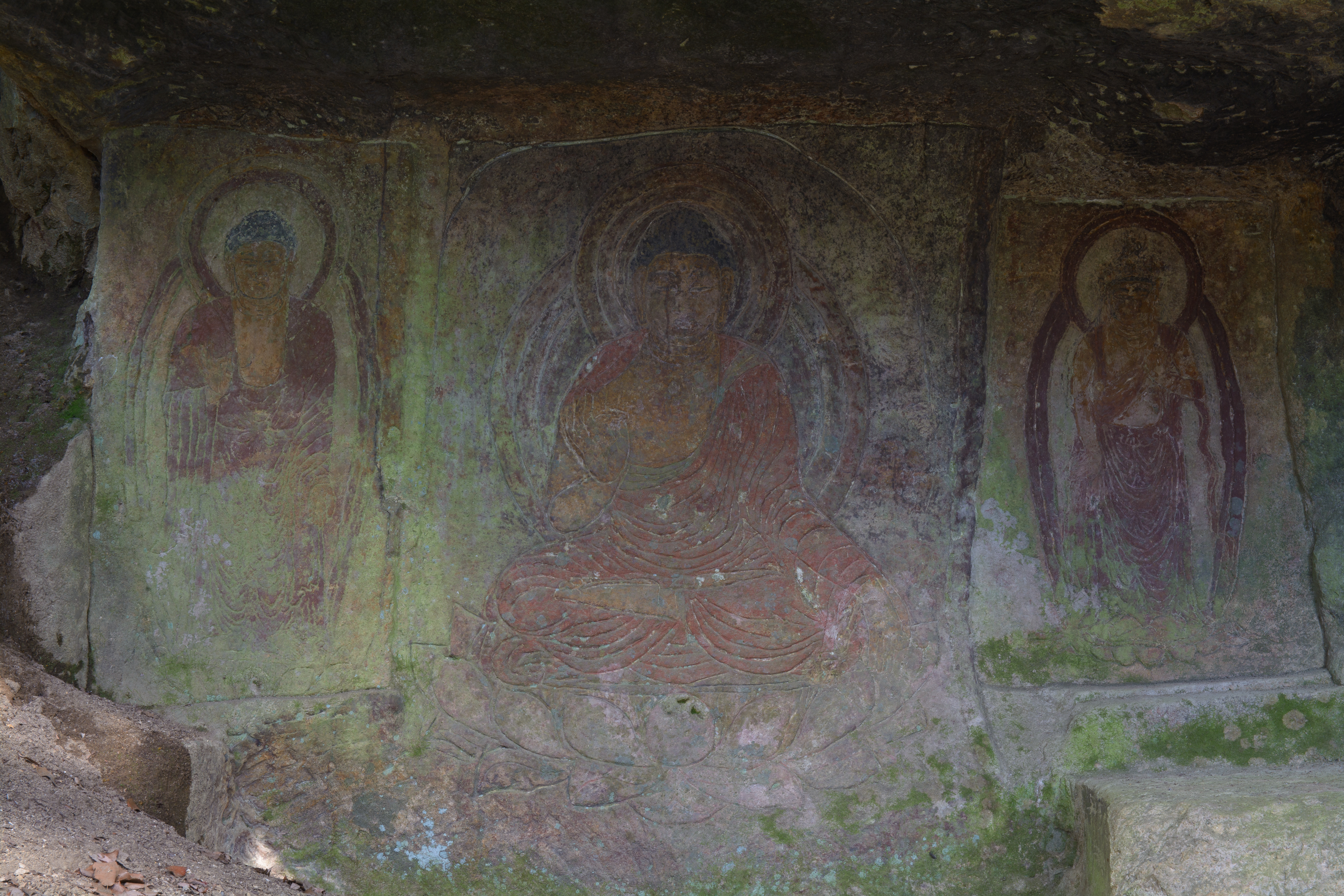Jigokudani Stone Buddhas in Nara (Jigokudani sekkutsubutsu)