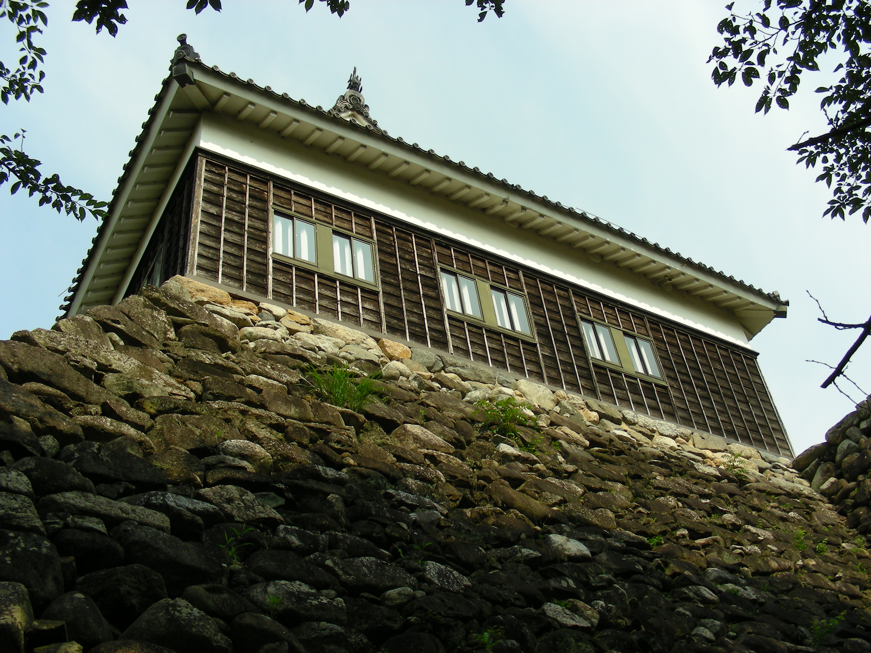 亀山城多聞櫓(復元前)