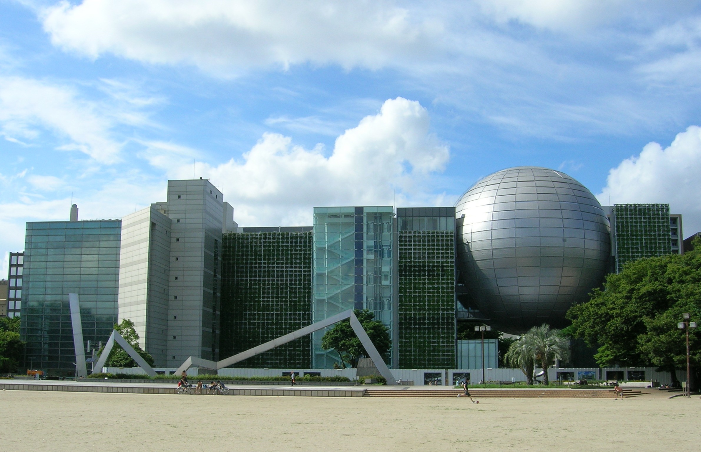 Nagoya City Science Museum、Under construction, completed in October 2011.
Loc: Nagoya city, Aichi Prefecture, Japan.
ja:名古屋市科学館（新館完成後、屋外工事中）
撮影場所 愛知県名古屋市西区
