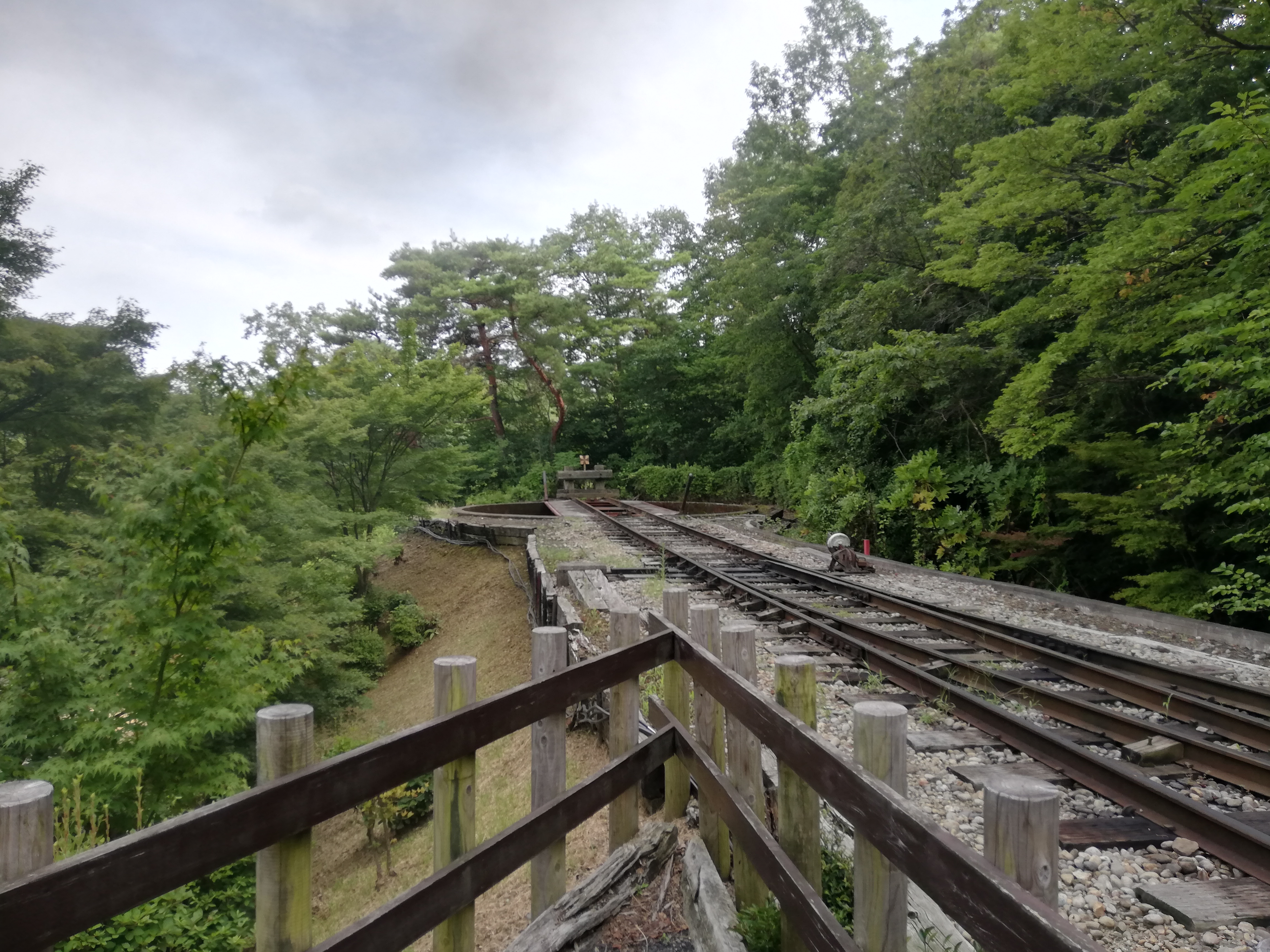犬山市字内山にある博物館明治村。SL名古屋駅の転車台。