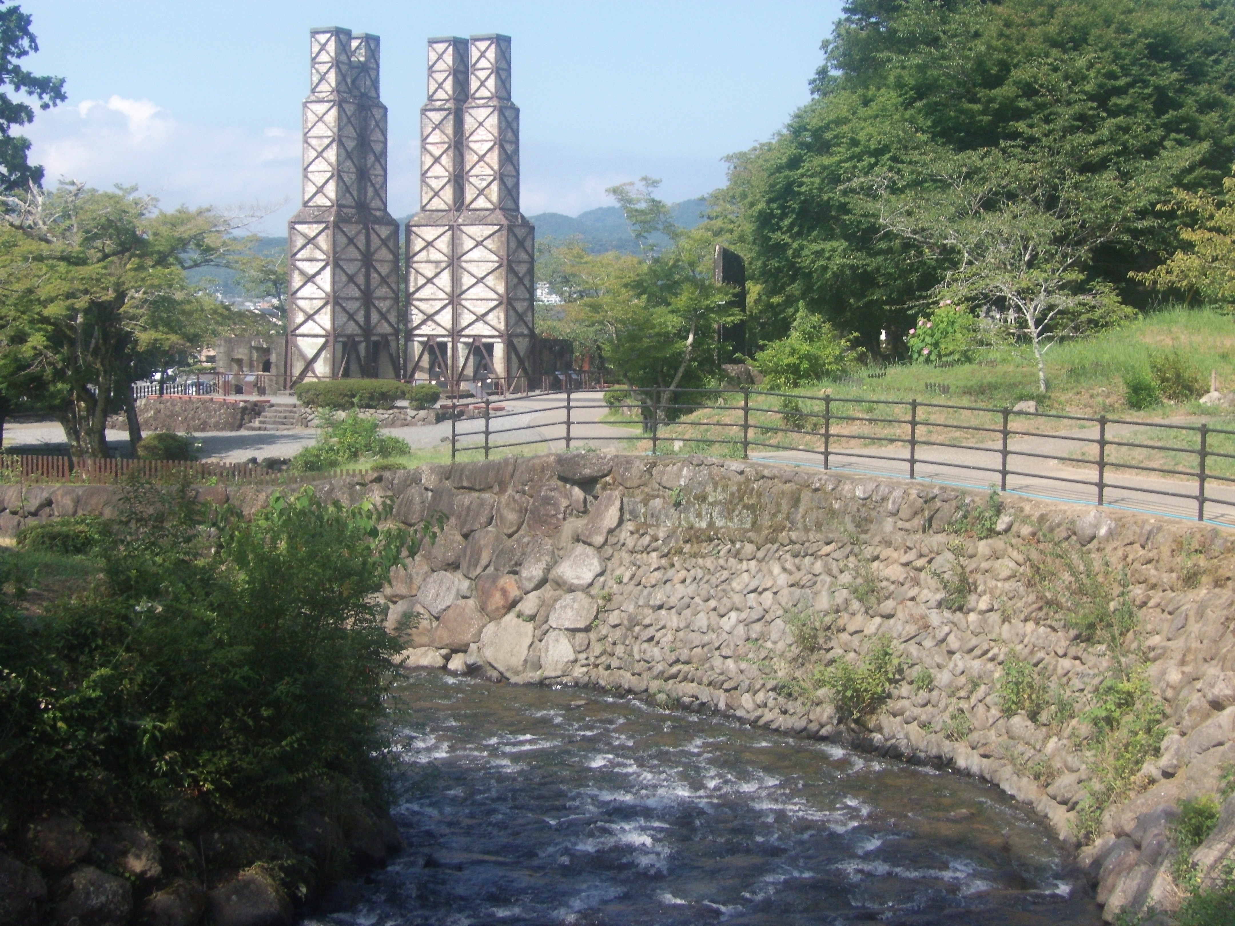 世界遺産「明治日本の産業革命遺産」構成資産の韮山反射炉に含まれる韮山古川。