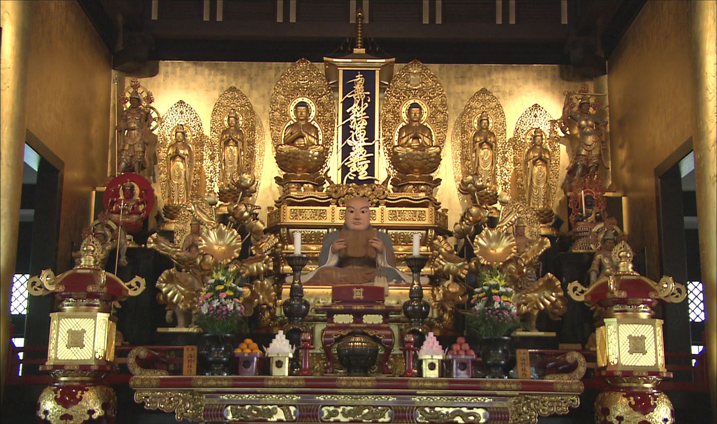 身延山久遠寺本堂　内陣