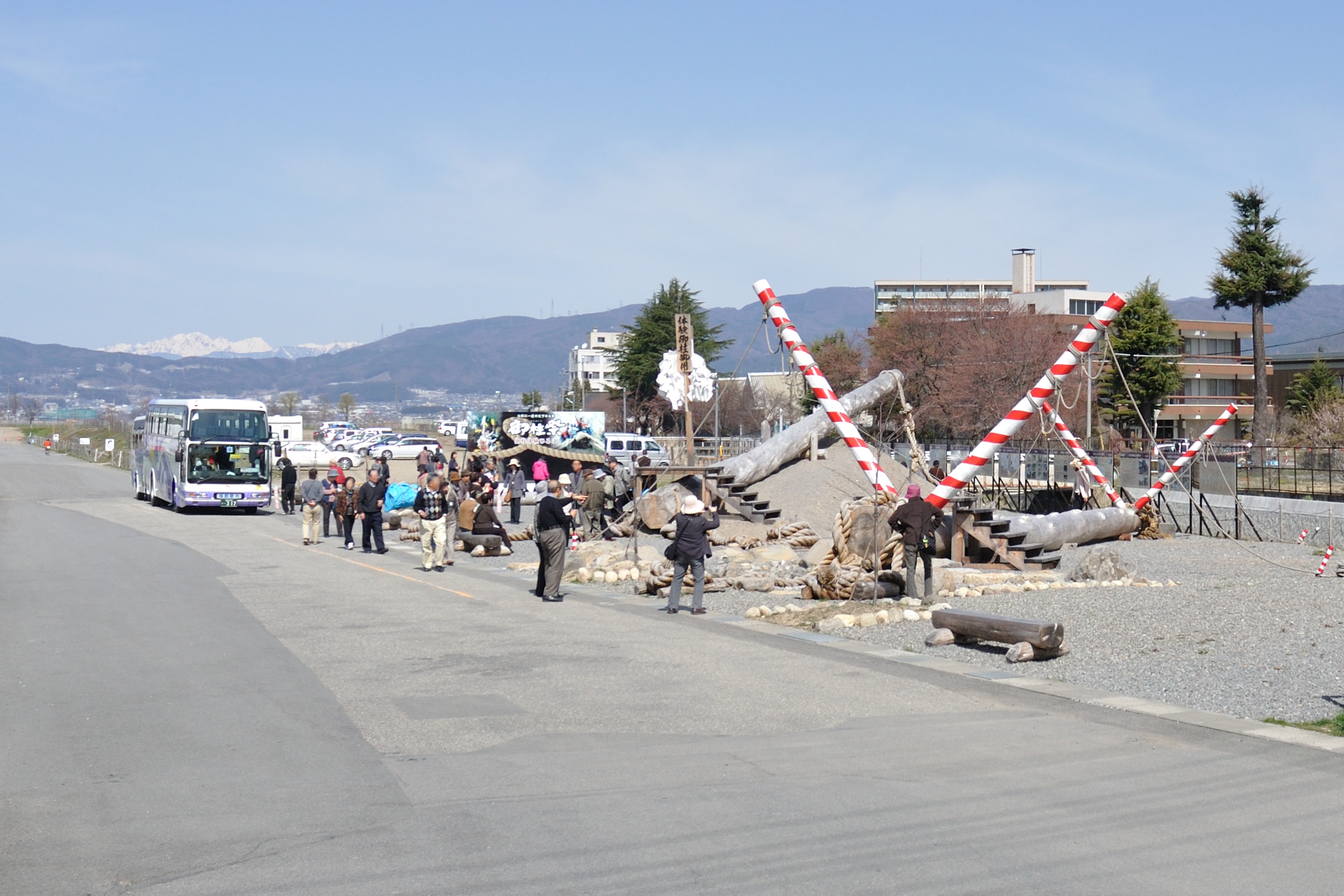 Photograph of Onbashira Experience Park, in Suwa City, Nagano Prefecture.
photo date and time
09:50 April 10, 2010