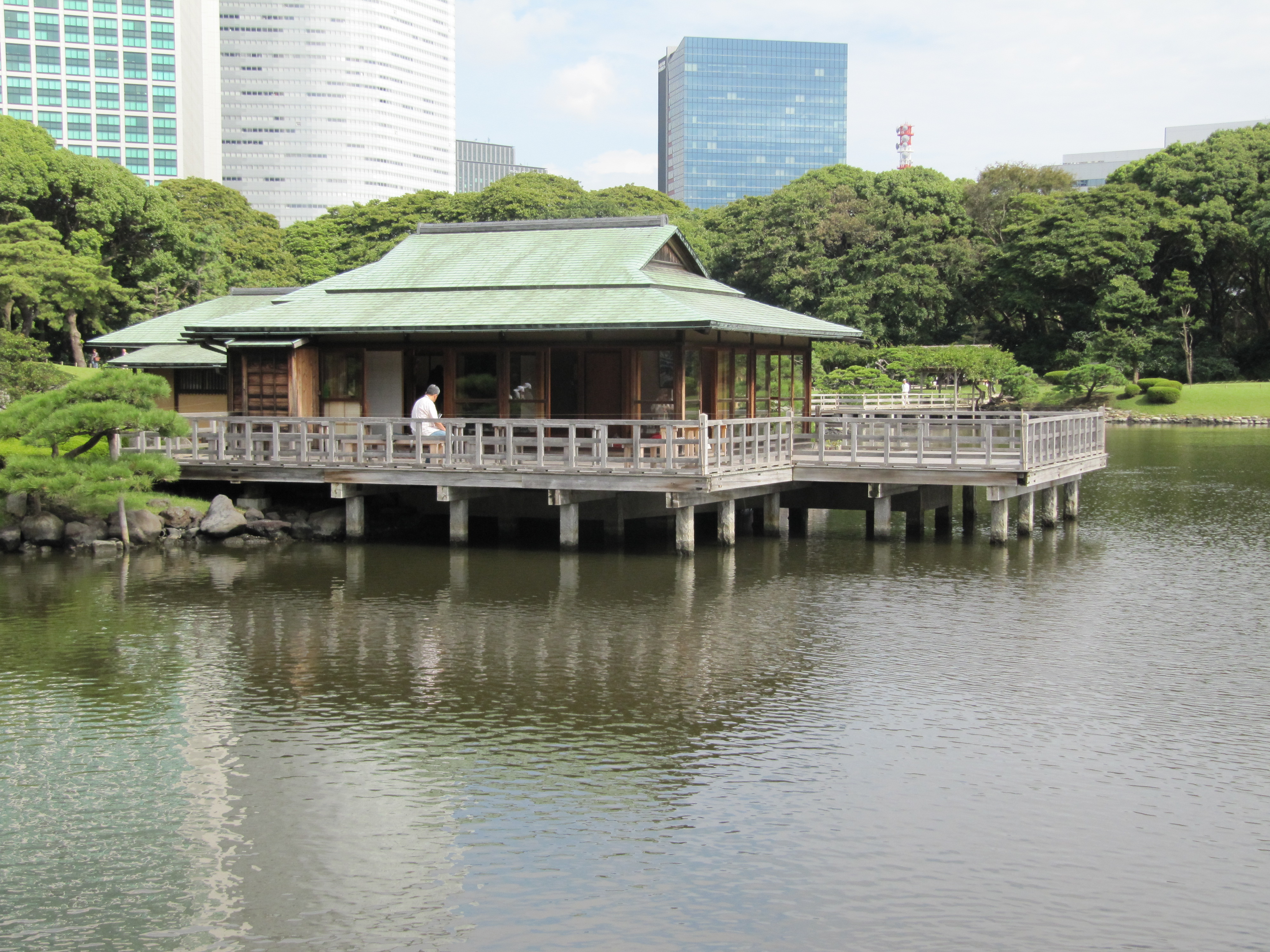 Nakajima-no-ochaya a teahouse at Hama-Rikyu garden, Tokyo, Japan. The teahouse was built 1707 and renovated 1983.
