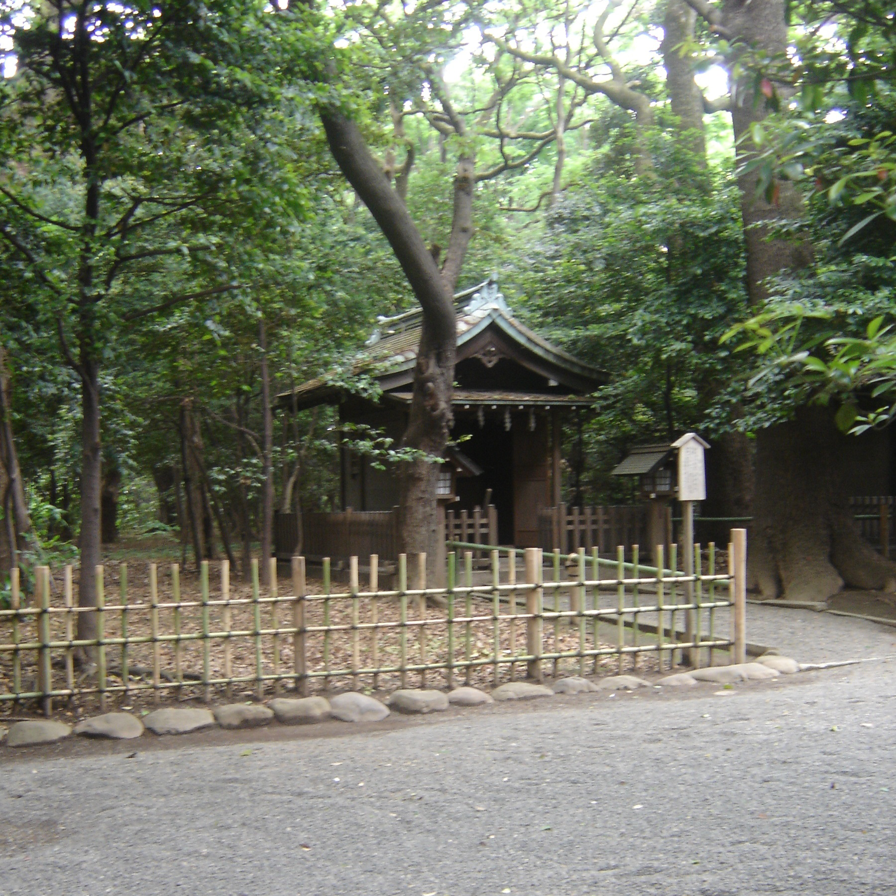Chinreisha shrine at Yasukuni Shrine