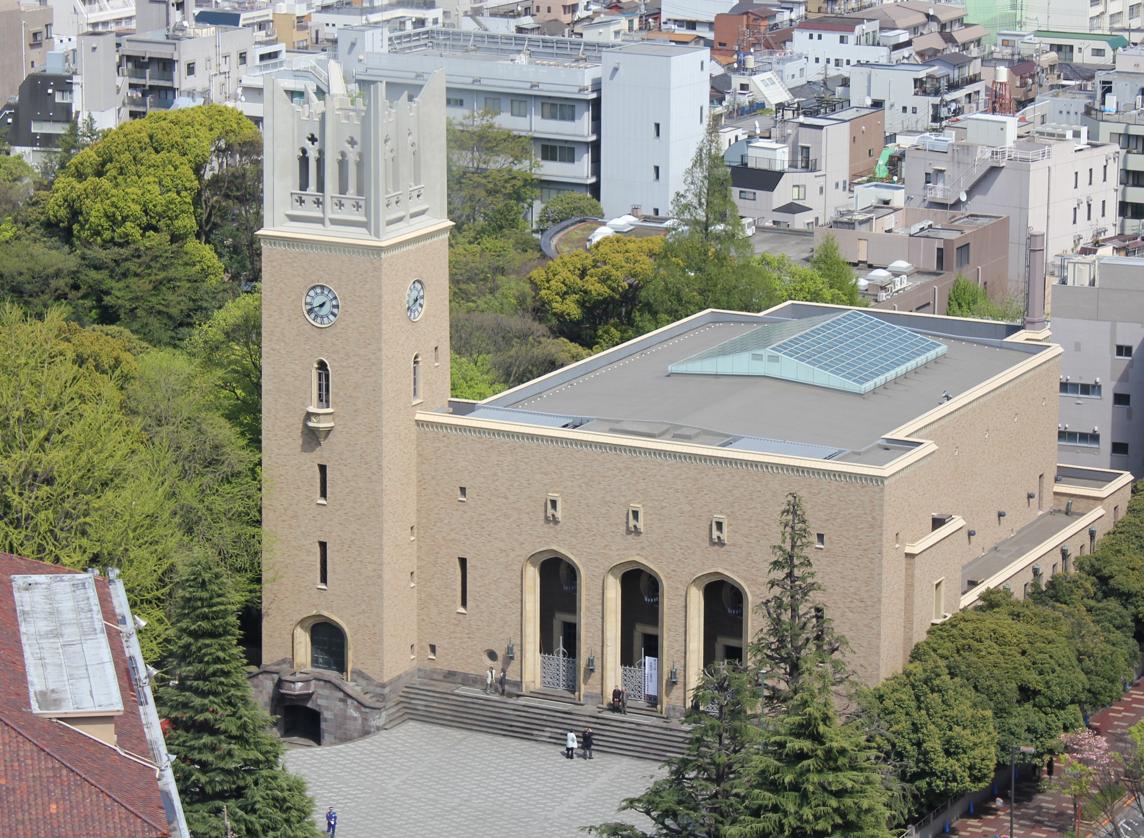 Okuma auditorium of Waseda University, as seen from the building N°11