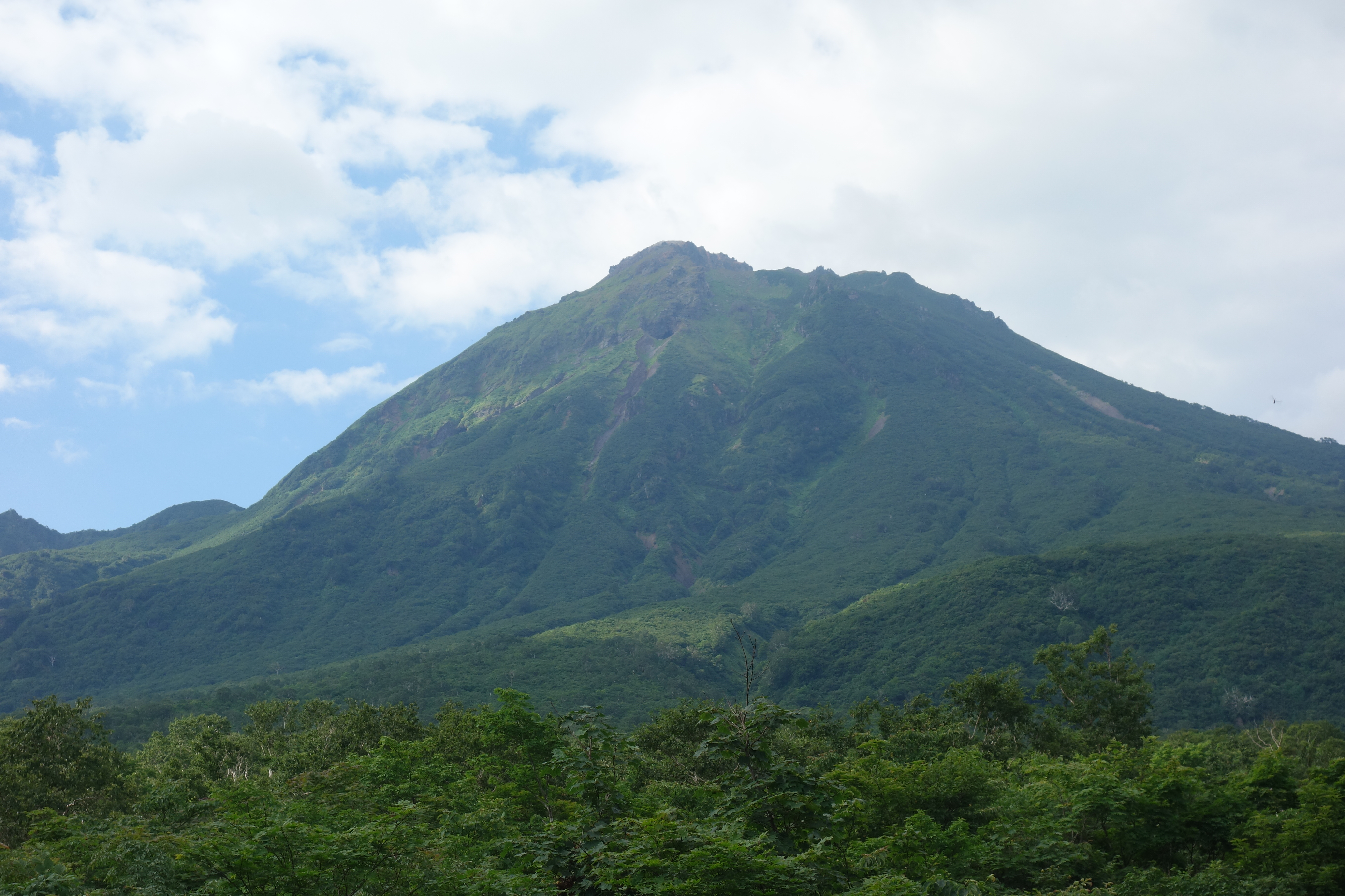 Niigata Yakeyama seen from the NbE.