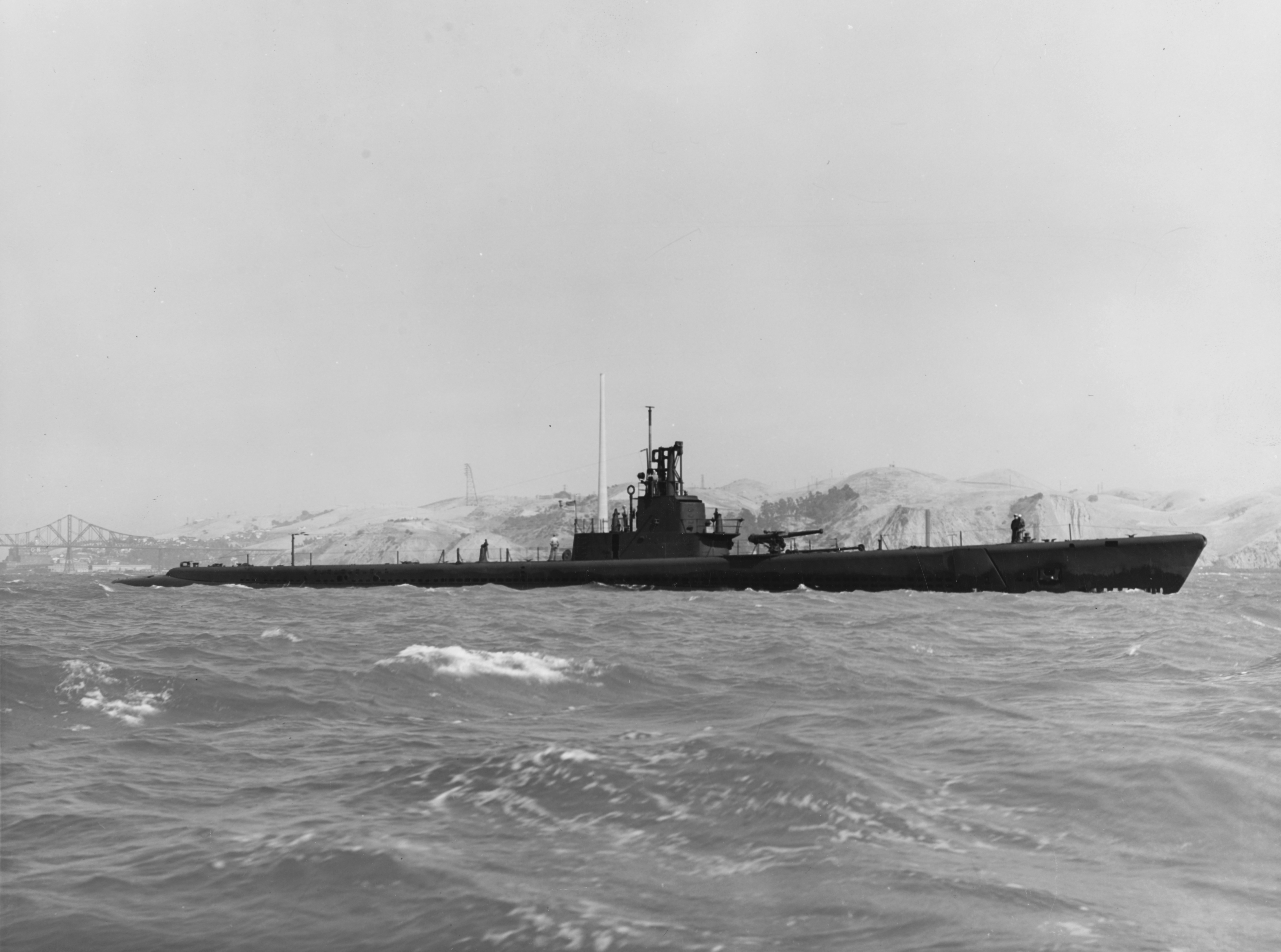 The U.S. Navy submarine USS Wahoo (SS-238) off the Mare Island Naval Shipyard, California (USA), on 14 July 1943.