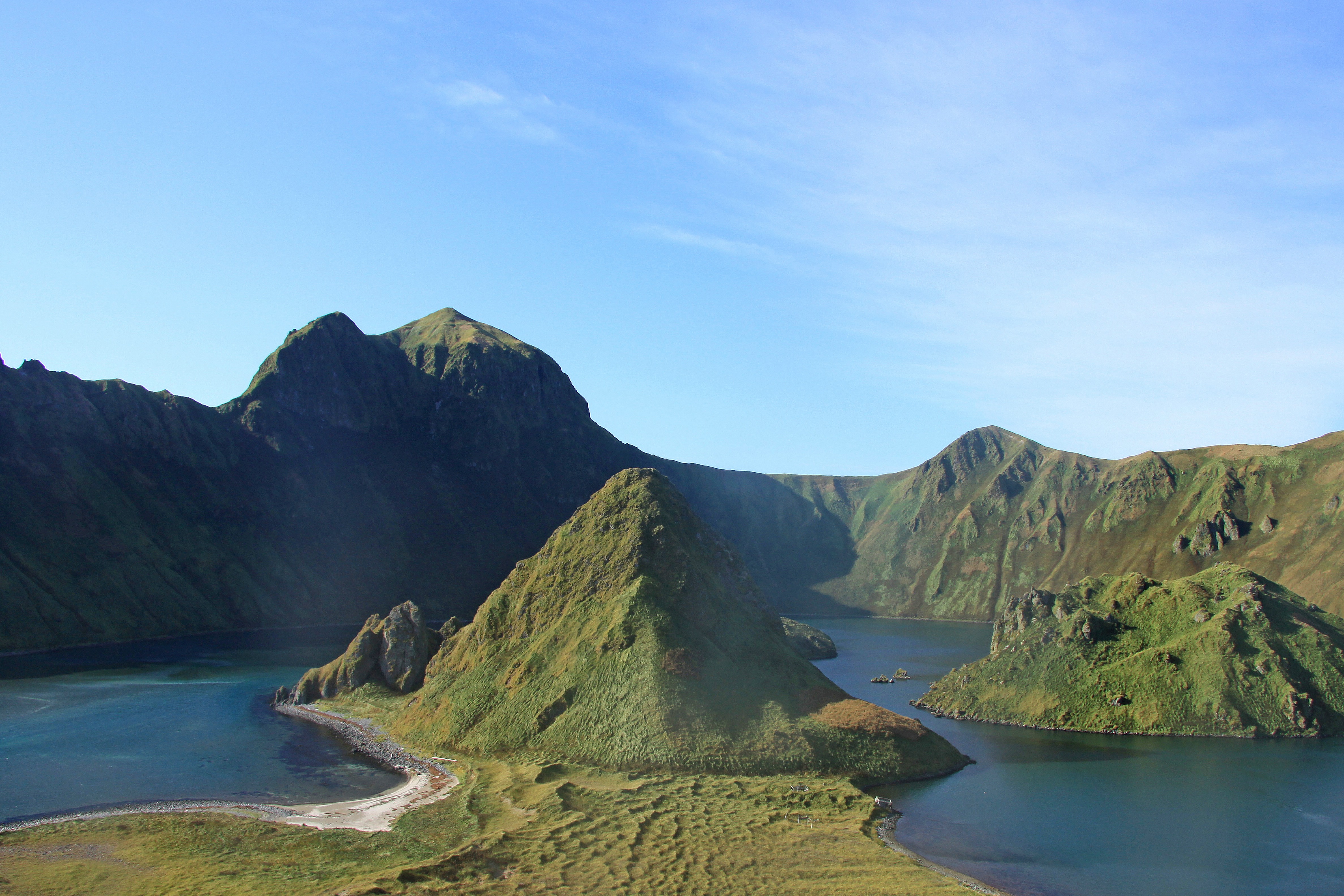 Caldera of the island of Yankicha/Ushishiru, Kuril Islands