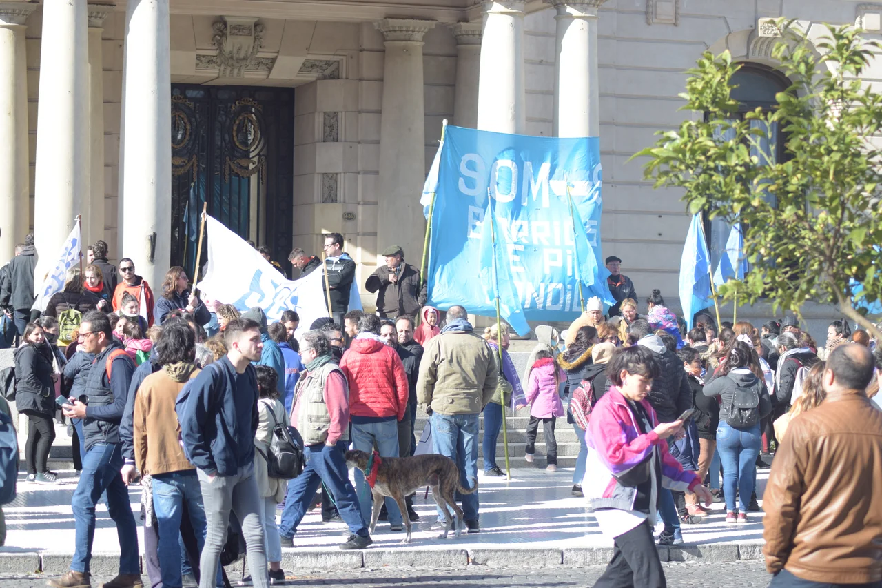 Manifestación en repudio al intento de asesinato de Cristina Fernández de Kirchner, Tandil, Argentina