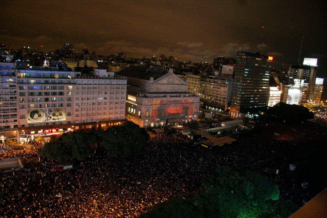 Gala de reapertura del Teatro Colón. Vista exterior del Teatro.