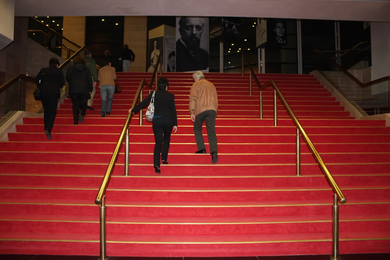 Sodre, Estudio Auditorio. Escaleras de entrada a la Sala Eduardo Fabini.