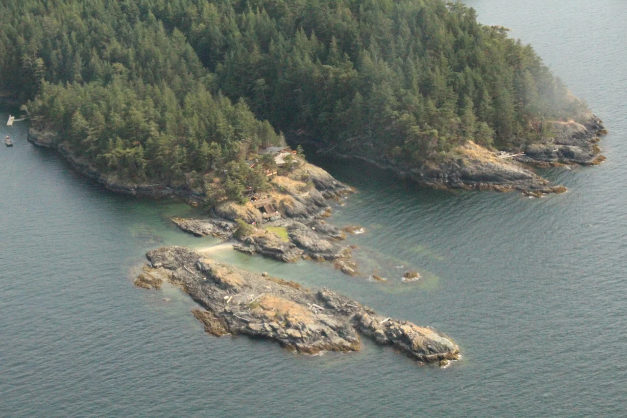 Thormanby Island from a floatplane