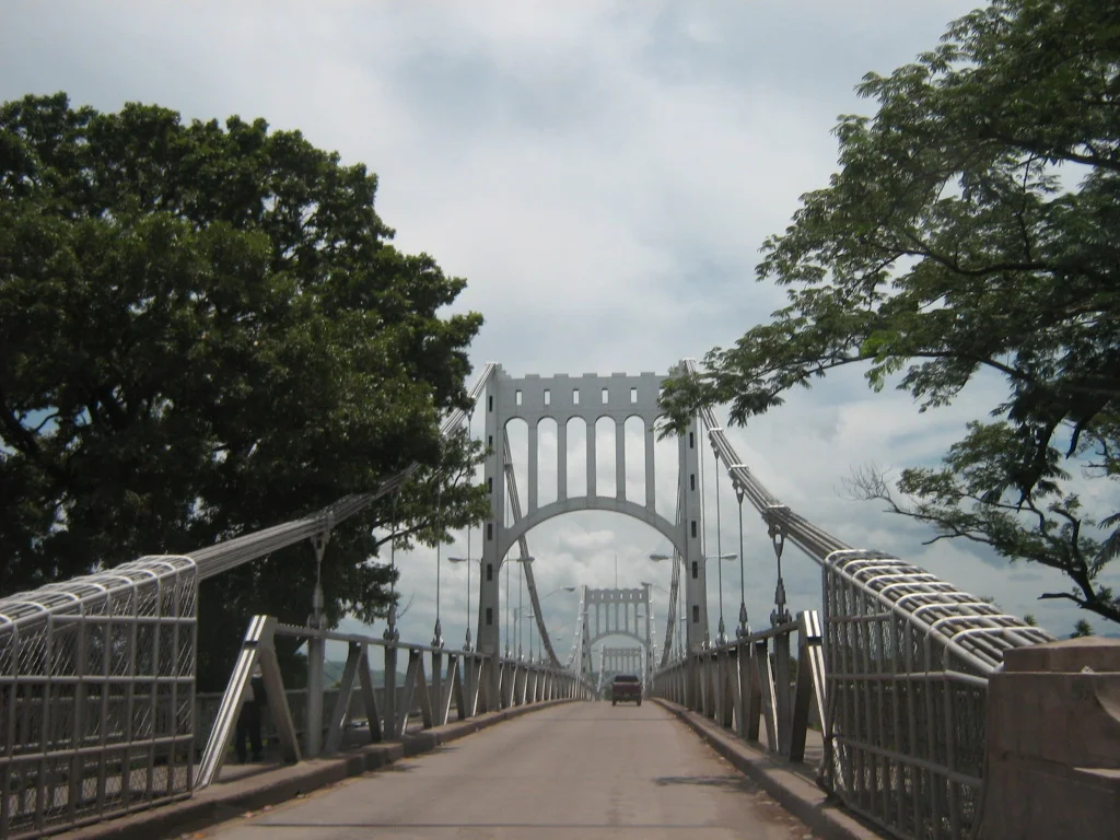 This is the Choluteca suspension bridge. Choluteca city is a municipality in the Honduran department of Choluteca.
