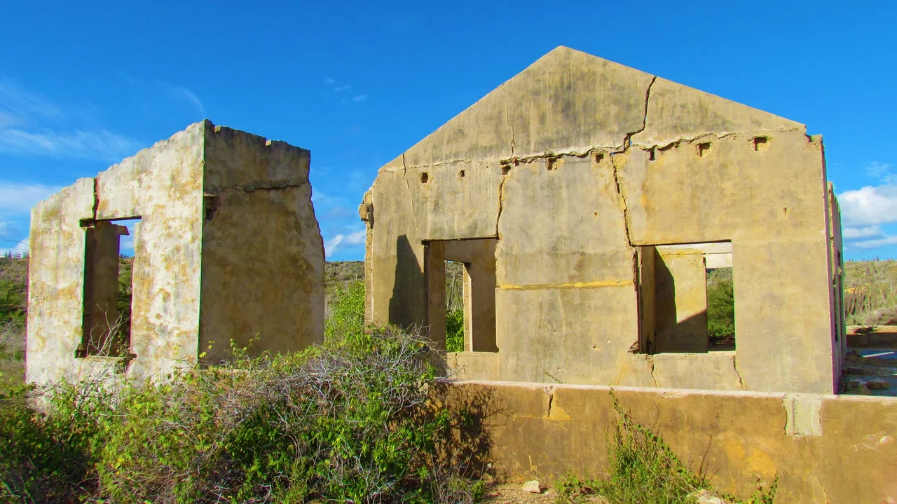 This is a photo of a monument in Aruba identified by the ID