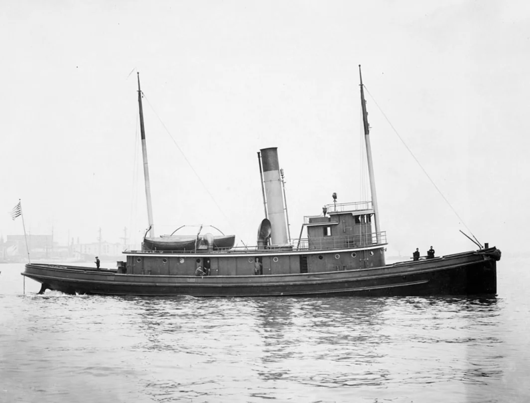 The United States Navy armed tug USS Wompatuck underway.