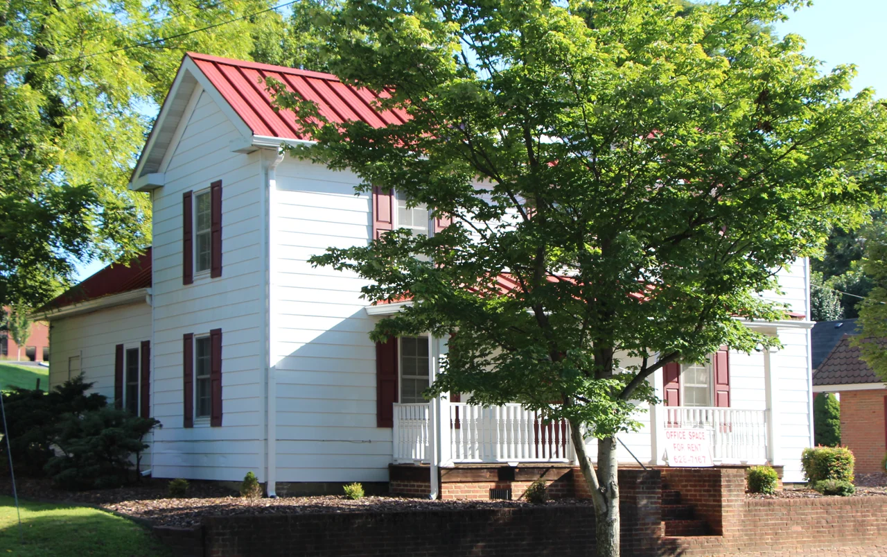 185 Valley St., N.E., Abingdon, VA