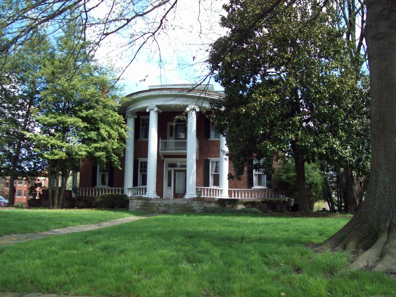 Holly Grove Mansion, April 2009