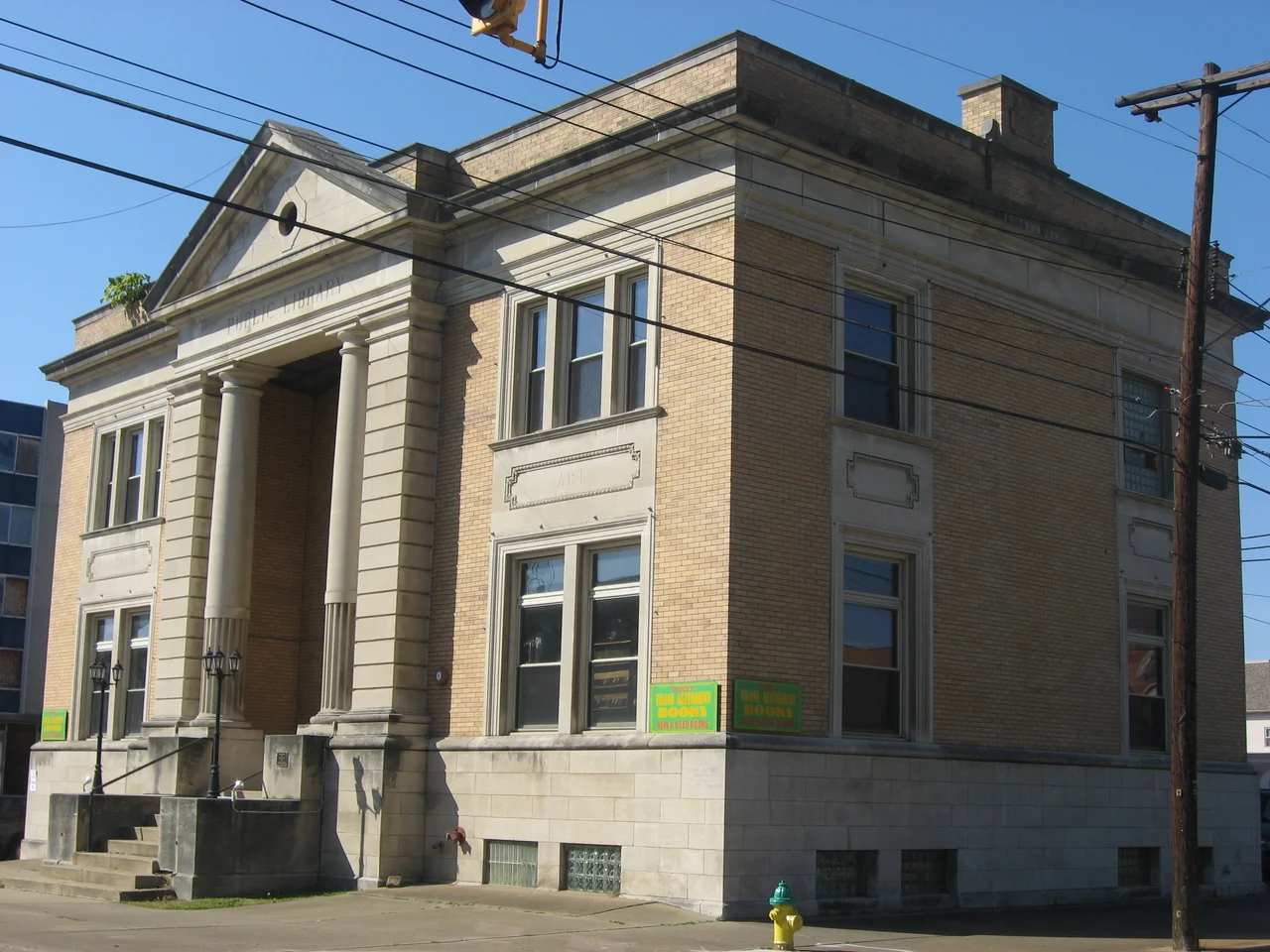 Front and northern side of the Parkersburg Carnegie Library, located at 725 Green Street at the West Virginia Route 618 intersection in Parkersburg, West Virginia, United States. Built in 1915, it is listed on the National Register of Historic Places.
