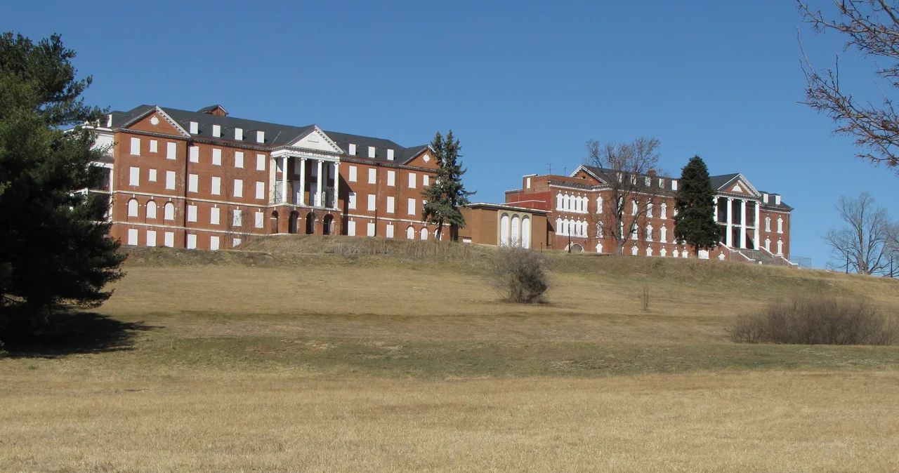 Full view of former DeJarnette Center complex.