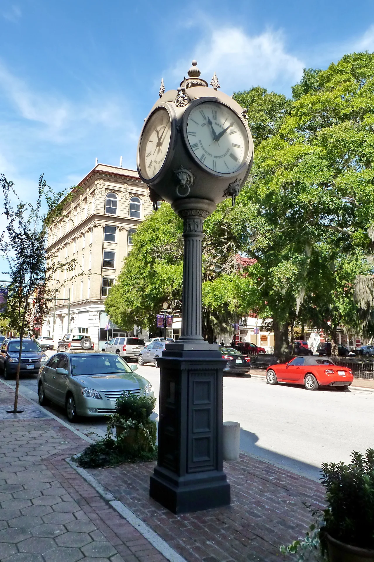 Baxter Clock. A rare 1920 Seth Thomas post clock located in front of Baxter's Jewelers in New Bern, North Carolina, USA