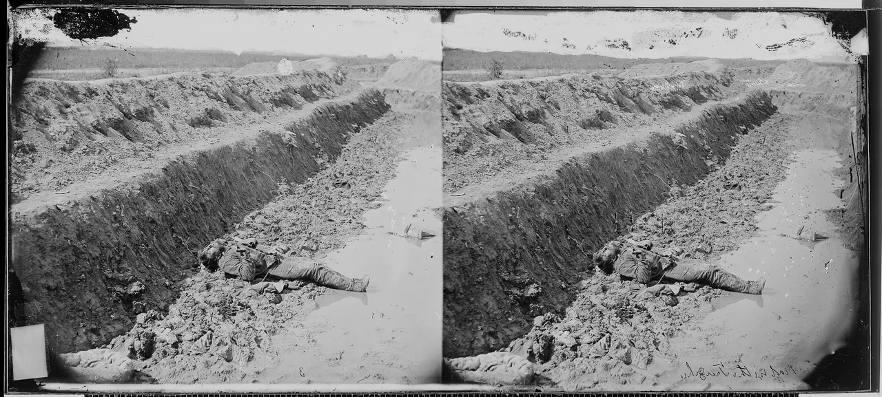 Dead soldier in the trenches before Petersburg - NARA - 525029.tif
