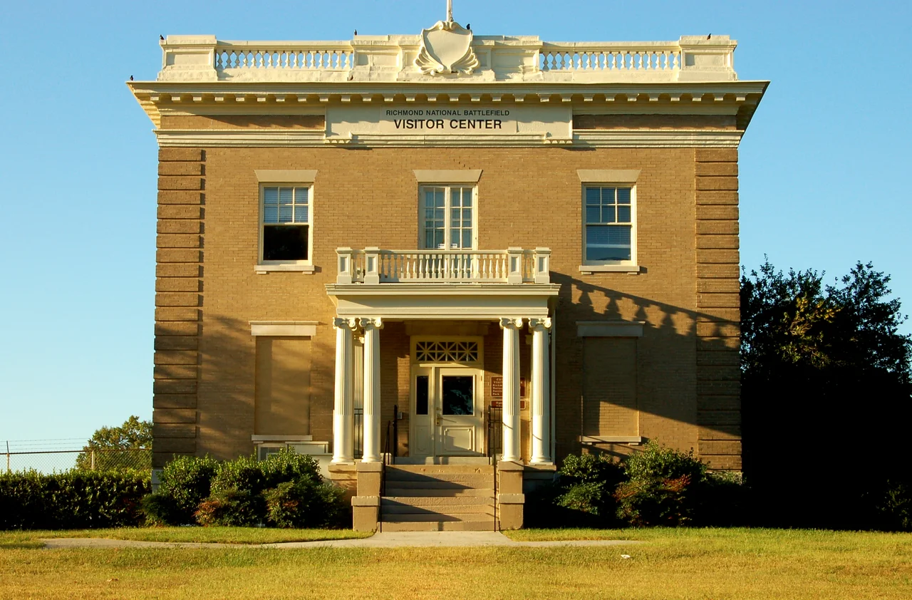 "The National Park Service's Visitors Center on the site of Chimborazo Hospital, a massive Confederate medical facility that treated over 76,000 patients over the course of the Civil War, with a then-exceptional mortality rate of only around 20%. Church Hill; Richmond VA" - original caption at Flickr