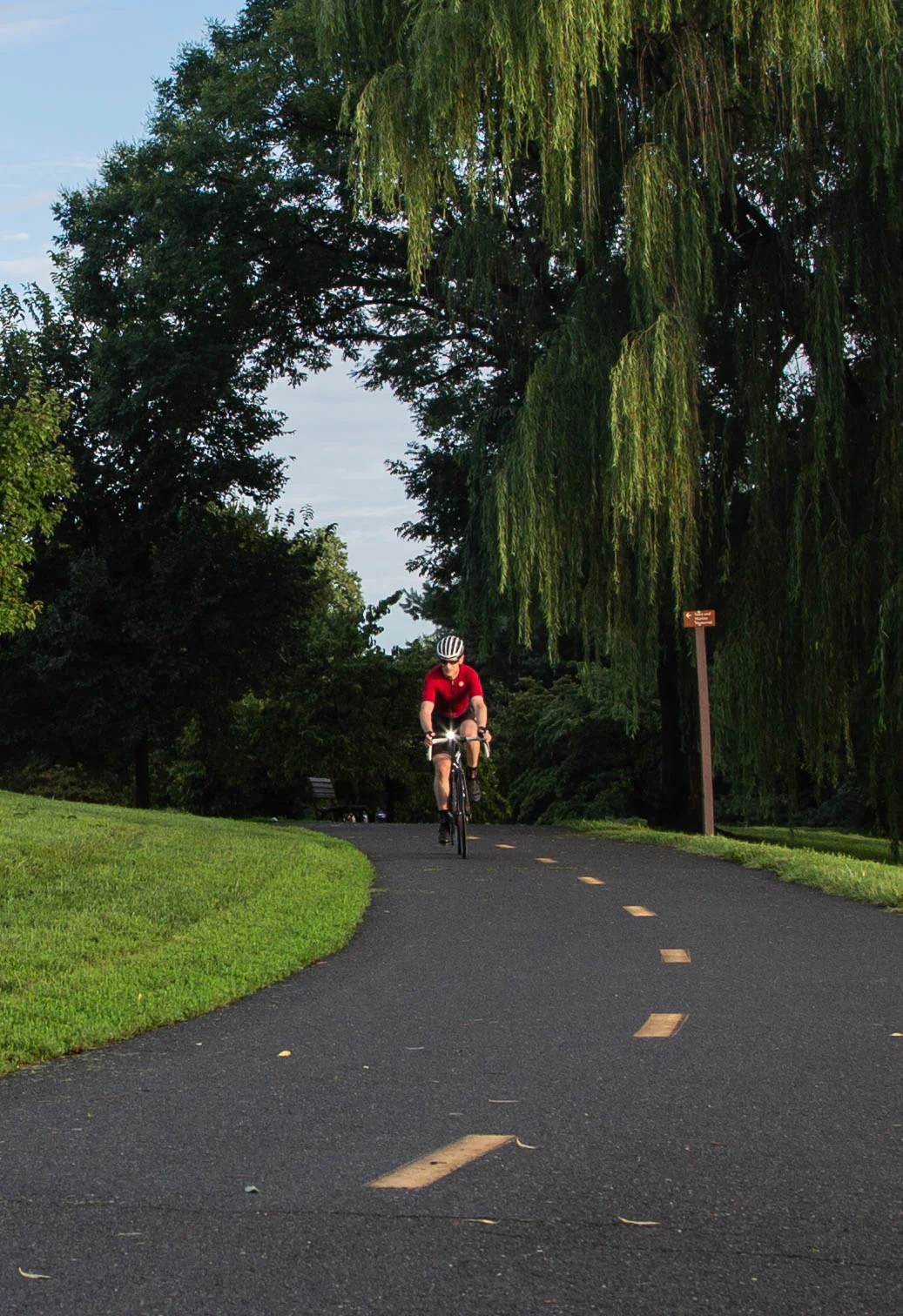 Bicyclist on a paved trail
The Mount Vernon Trail is an 18-mile paved multi-use trail that stretches from George Washington's Mount Vernon Estate to Theodore Roosevelt Island.
Keywords: George Washington Memorial Parkway; GWMP; District of Columbia; Lady Bird Johnson Park; Columbia Island; Mount Vernon Trail; trails; Potomac Heritage National Scenic Trail; National Trails System; biking