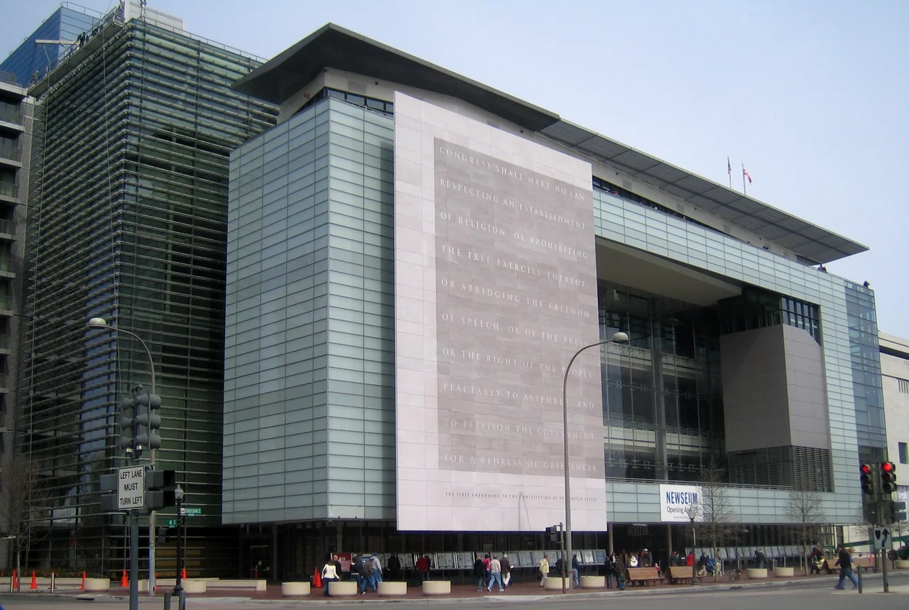 Newseum — Pennsylvania Ave. facade and entrance, in Washington, D.C.