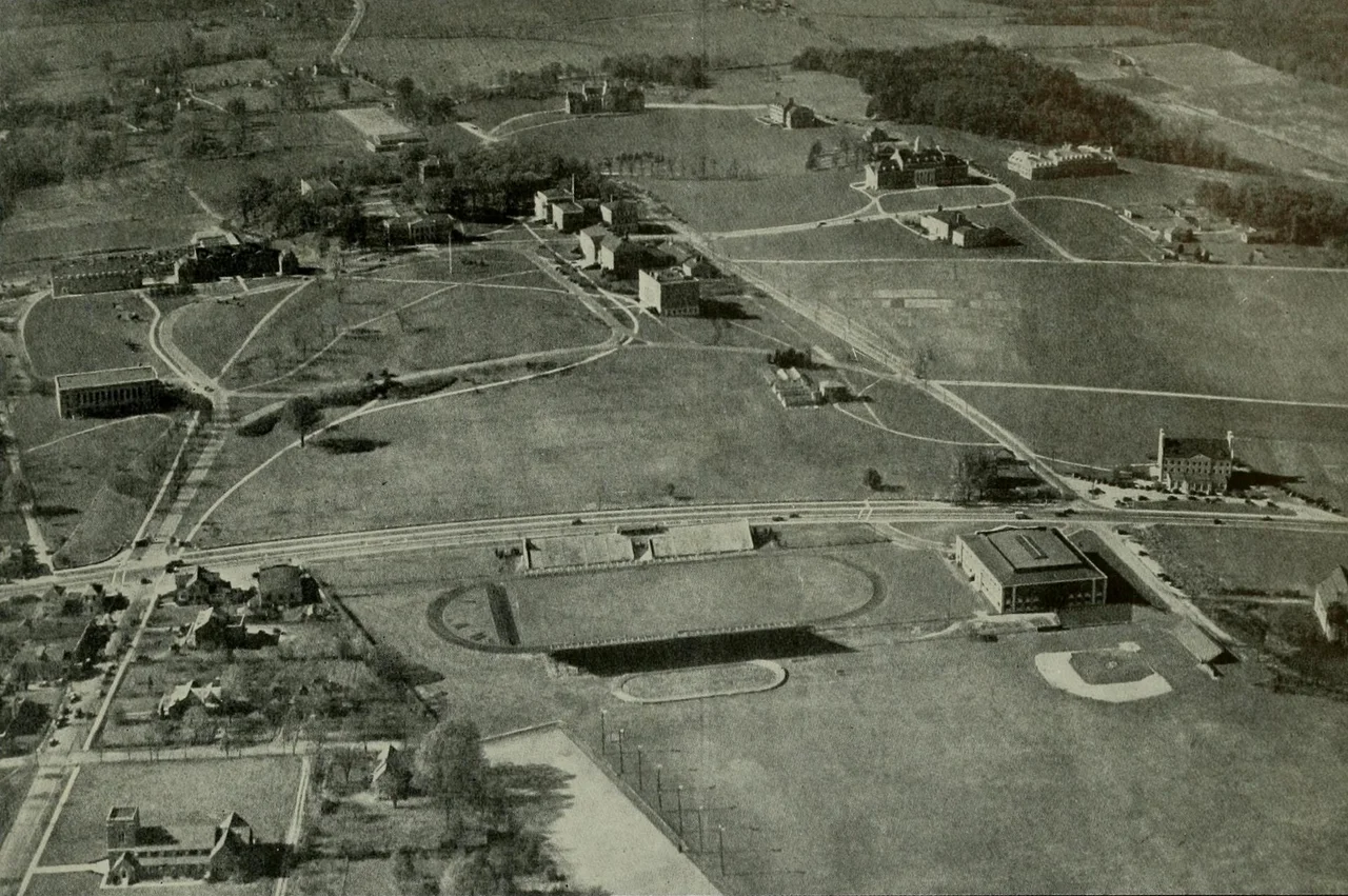 Aerial photograph of the w:University of Maryland campus