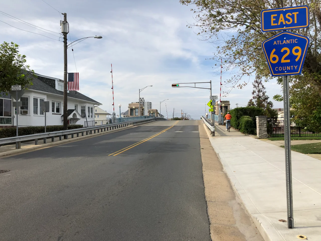 View east along Atlantic County Route 629 (Dorset Avenue) at Winchester Avenue in Ventnor City, Atlantic County, New Jersey