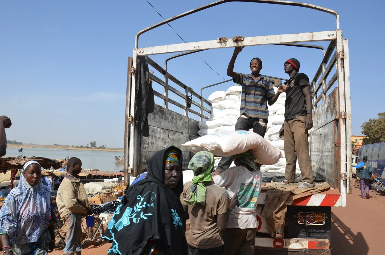 Pirogue on the Niger River, Mopti, Mali