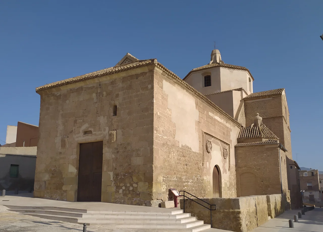 Iglesia de San Andrés de Mazarrón. Se construyó en el siglo XVI.