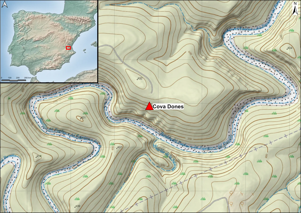 Location of Cova Dones, cave with palaeolithic cave art in Valencia.
