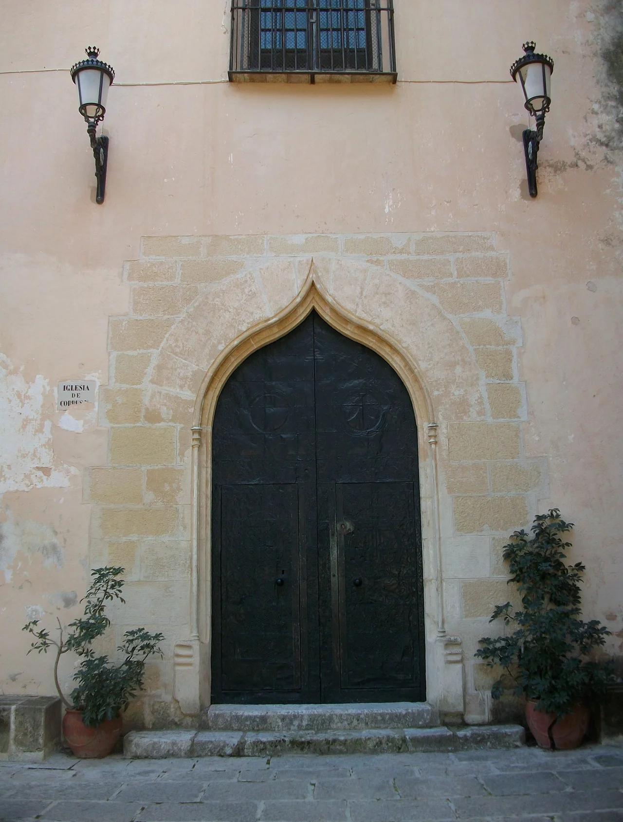 Portada de la basílica del Corpus Christi de Llutxent, Vall d'Albaida.