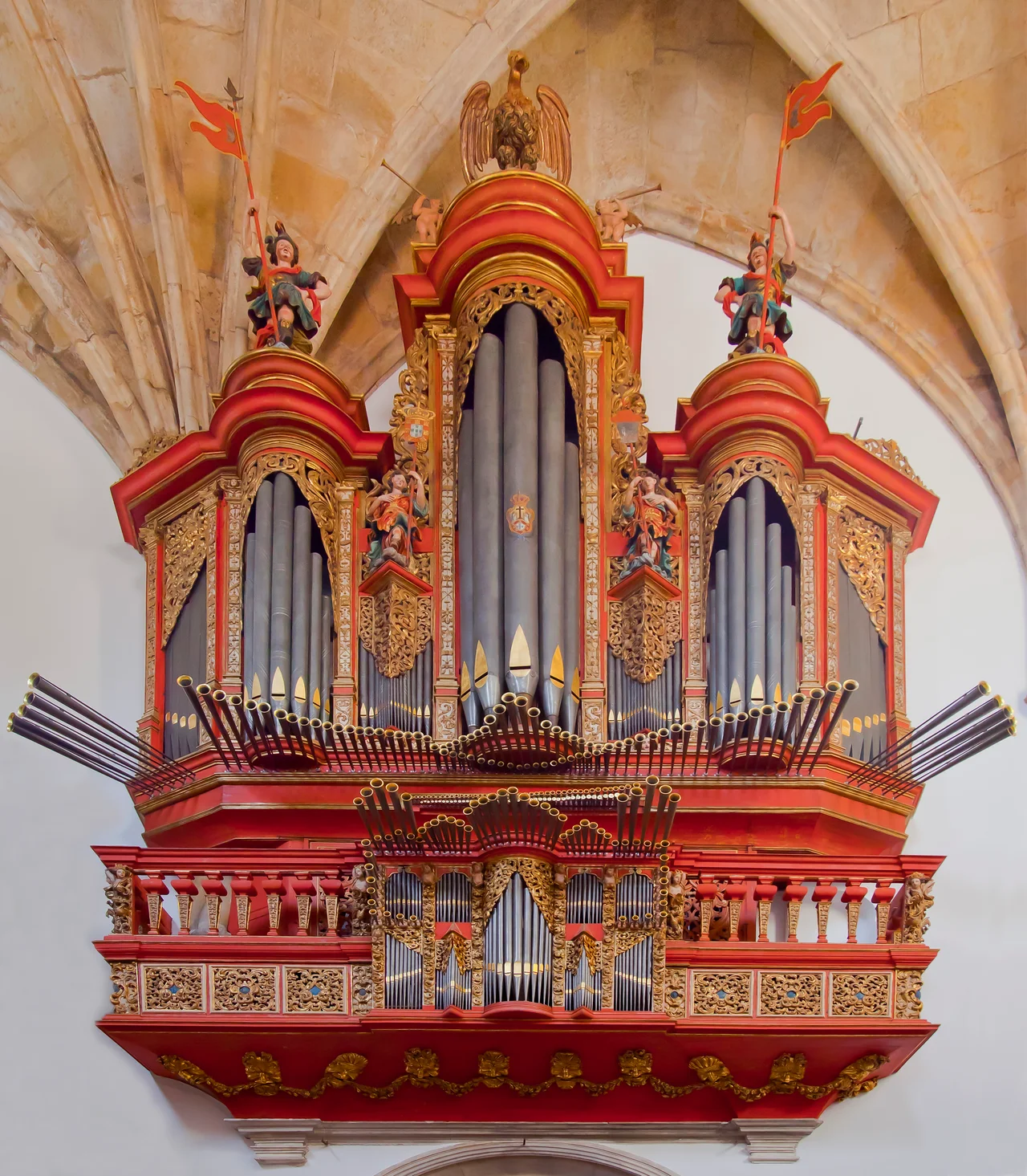 Baroque pipe organ of the XVIII century by the Spanish Gómez Herrera, Monastery of Santa Cruz, Coimbra, Portugal