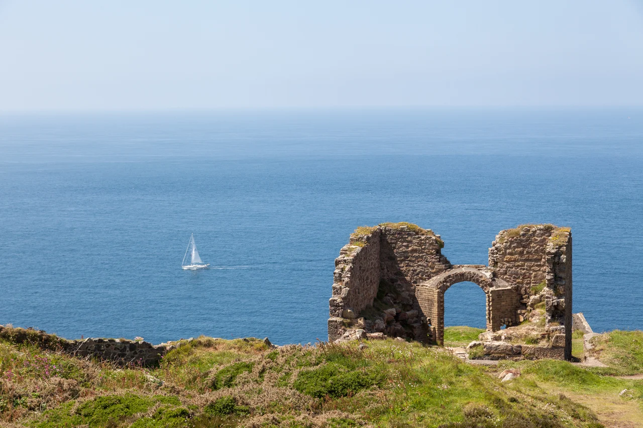 Denkmalgeschützte Ruine des Kalzinierofens der Botallack Mine (
This is a photo of listed building number 1004280.