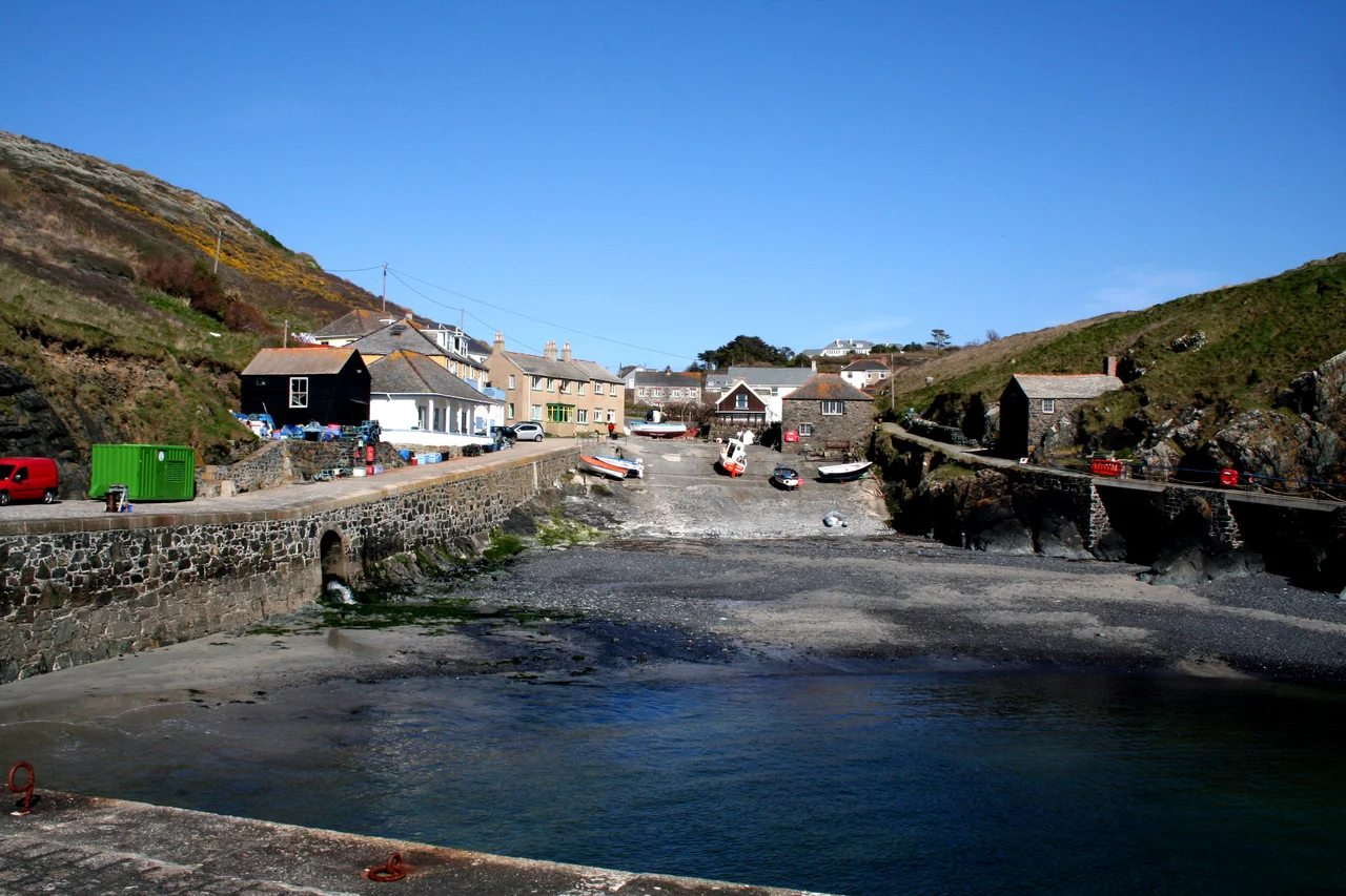 Mullion Harbour