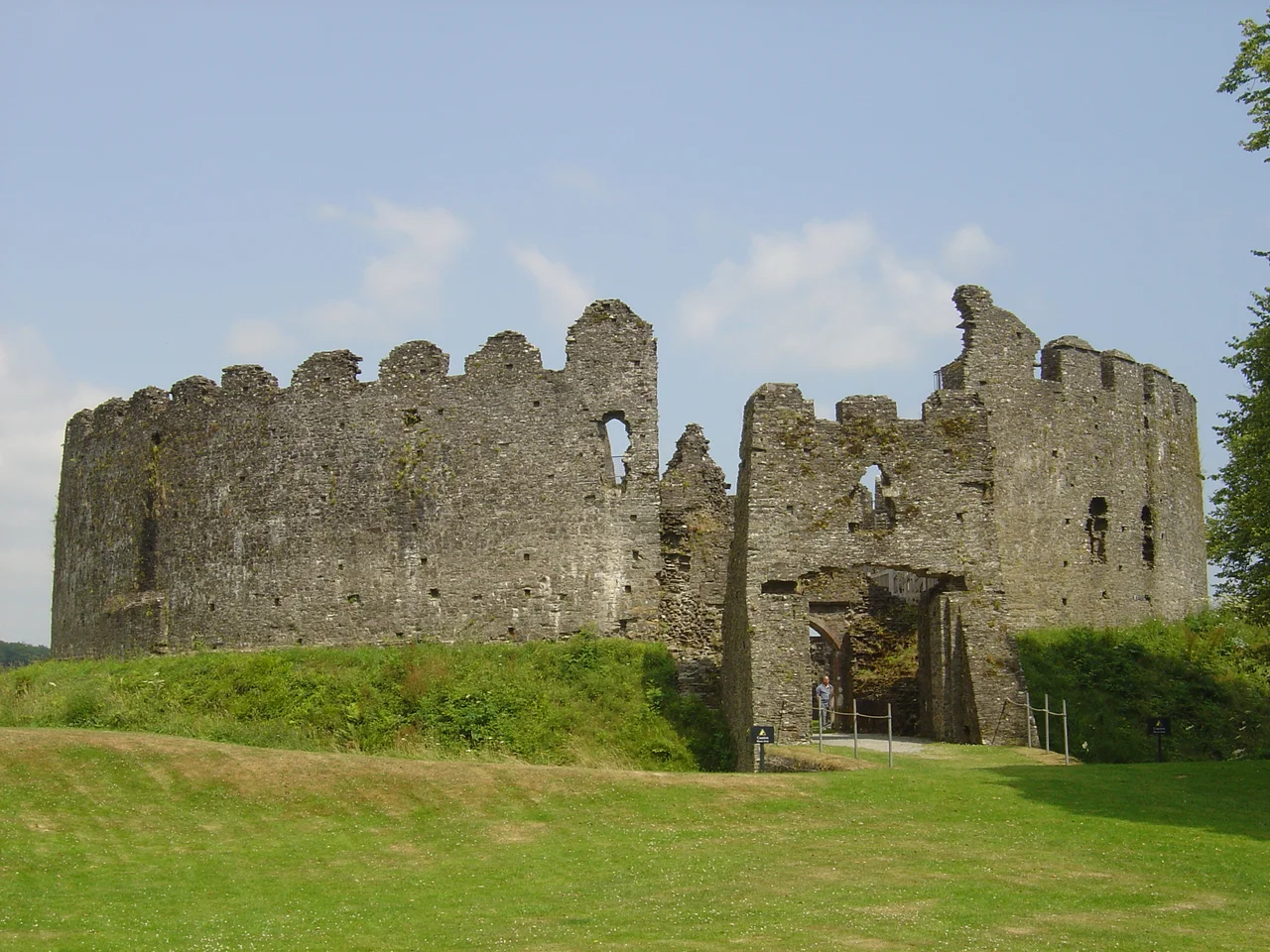 Photo of en:Restormel Castle by en:User:Zaian