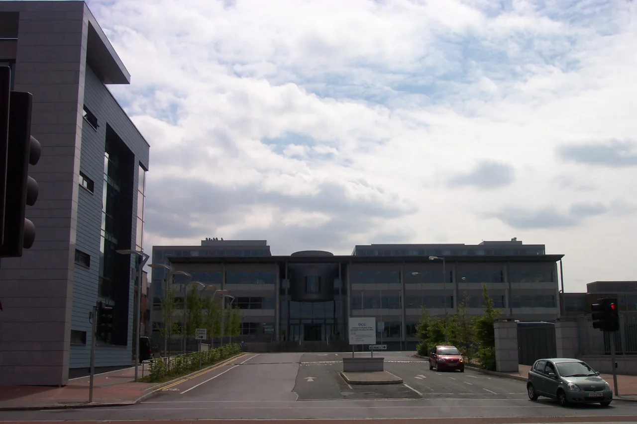 Dublin City University - Collins Avenue Entrance
This photograph was taken by Beta in June 2005.