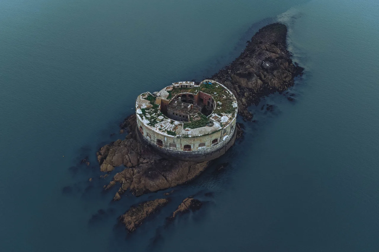Stack Rock Fort viewed from above. Pembrokeshire Coast National Park