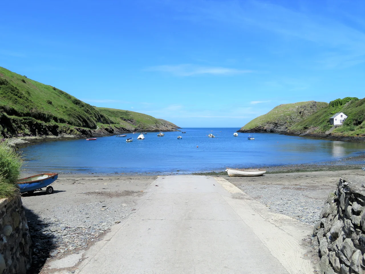 Abercastell (Abercastle), Sir Benfro - Pembrokeshire, Wales