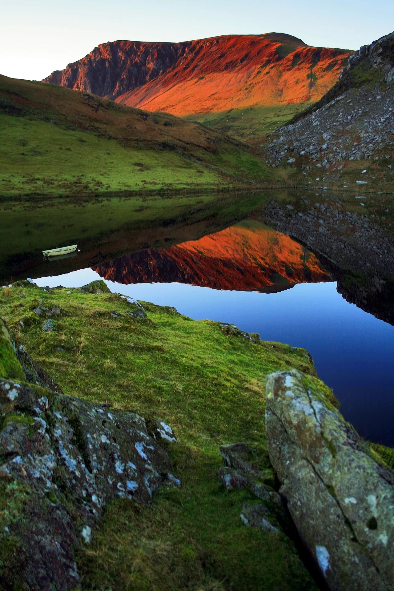 Sunset warming the colours of the Nantlle valley, Gwynedd.

Upload no. 200!!!