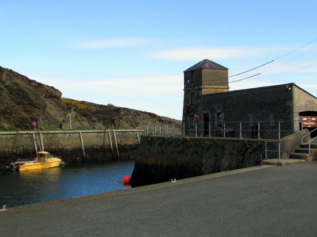 Amlwch Lighthouse, Amlwch Old Harbour, Amlwch Port in northwestern Anglesey (Ynys Môn), Wales
