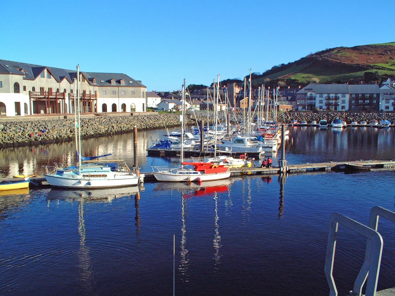 Description=Aberystwyth harbour marina taken late afternoon in late October 2001
Date=2001/10/28
Source=Own Photograph

Author=Eos12
