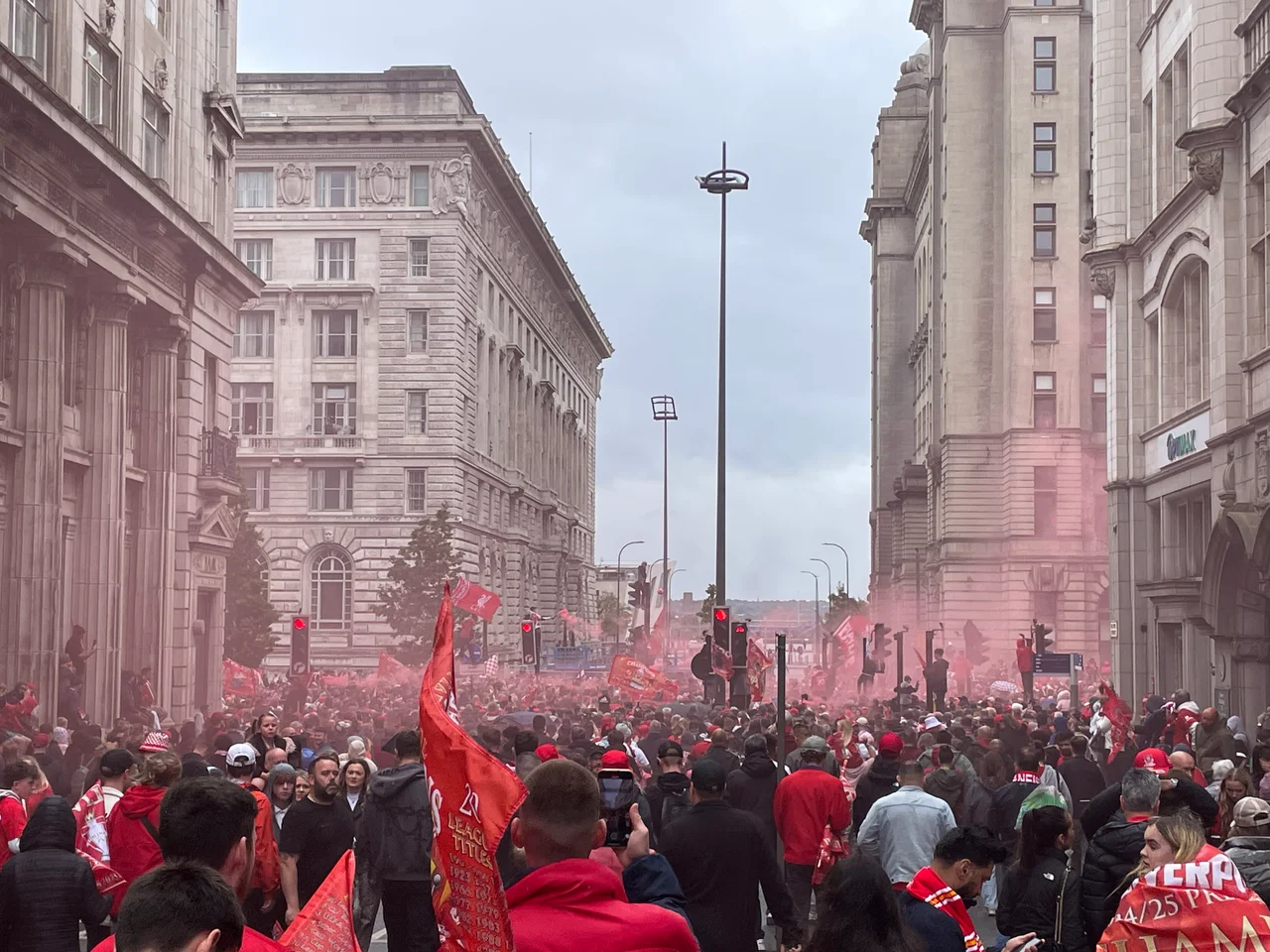 Liverpool F.C. 2025 Parade, Looking down dale st